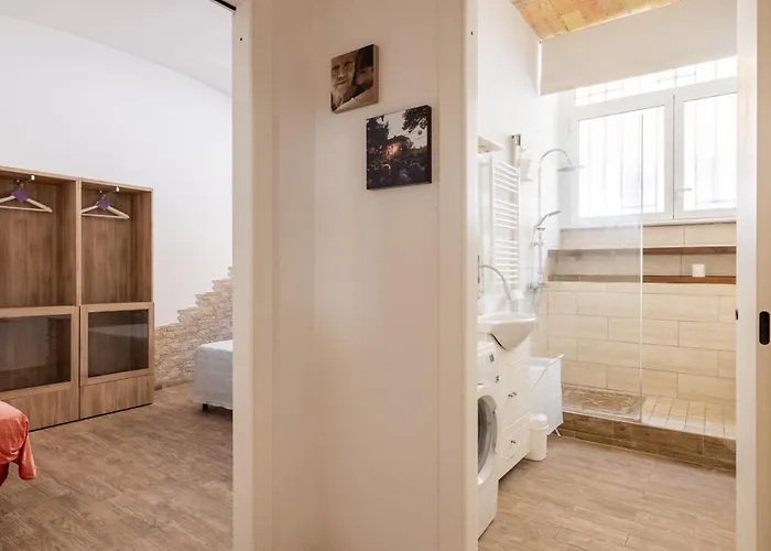 Casa Elena, Testaccio Rom